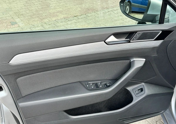 Volkswagen Passat cena 86800 przebieg: 154218, rok produkcji 2020 z Reda małe 211